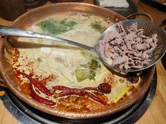 -洱火云南酸菜牛肉火锅(石景山当代商城店)