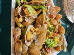 -三亚火车头万人海鲜广场