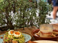 牛油果煮蛋吐司-RAC BAR(安福路店)