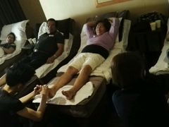 -东方亮足道(中国红街店)