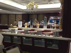 -凤冠假日酒店自助餐