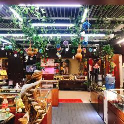 -灵彩珠宝(朗香街店)