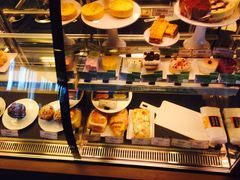 面包甜点陈列柜-星巴克(保定华创广场店)