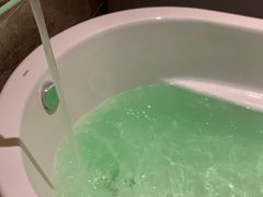 超大落地窗浴缸-重庆解放碑威斯汀酒店