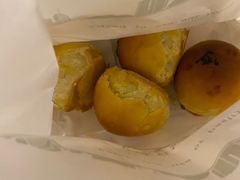 莲蓉蛋黄酥-六贤记(杭州龙湖滨江天街店)