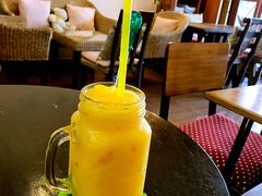 -莓园冰淇淋店
