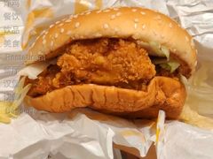 肉肉大方炸鸡堡-麦当劳(浦江镇绿地乐和城店)