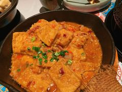 蒜香火腿包浆豆腐-云海肴·汽锅鸡·云南代表菜(天山百盛优客店)
