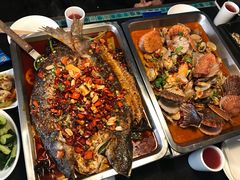 -鸣记脆皮烤鱼·海鲜烤鱼(三八广场店)