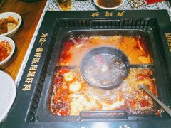 -老牌坊云南鱼豆花火锅(哈西万达店)