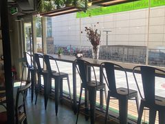 露天位-水平有限螺蛳粉(宏达大厦店)
