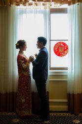 -现代经典婚纱摄影