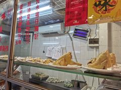 面包甜点陈列柜-文记壹心鸡(宝华路店)