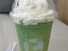 -瑞幸咖啡(临海市银泰城店)