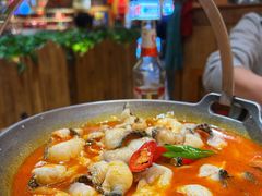 -老滇山寨•云南特色菜•地方菜•民族风情歌舞表演(金碧店)