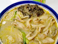 招牌黄鱼面-明呈黄鱼面馆(斜土路店)