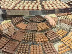 -Laderach 莱德拉(上海环贸iapm店)