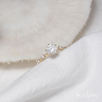 「维纳斯」五爪钻戒来啦无限的爱