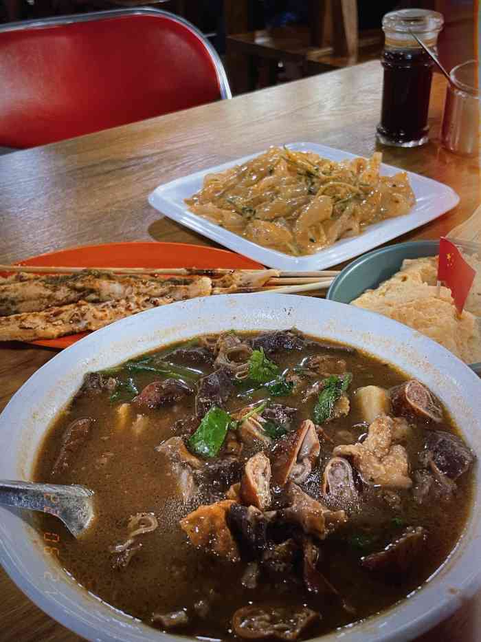 黄寺卤煮·黄寺喝酒公司-"现在宣传过度的吃食店往往一般般.