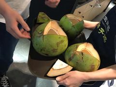 -东椰·海南椰子鸡火锅(朝阳门店)