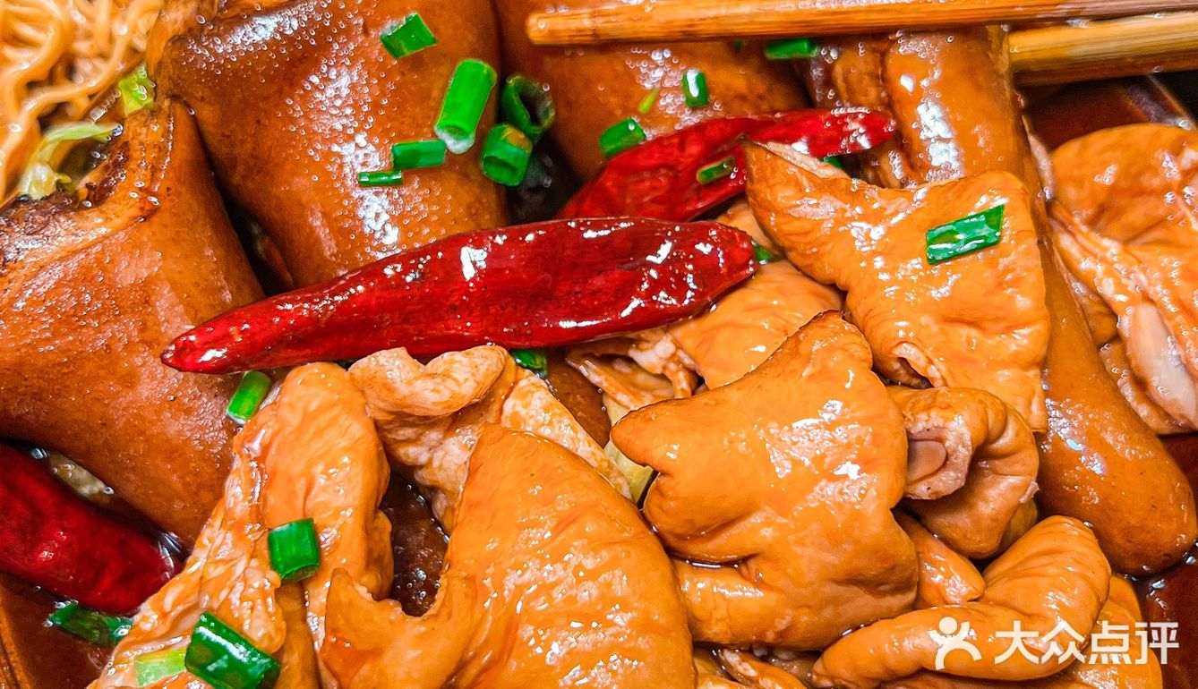 🪭重庆人民的松弛感，居民楼下的地道老火锅🔥