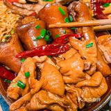 🪭重庆人民的松弛感，居民楼下的地道老火锅🔥