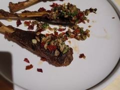 香辣手抓寸骨-麓湘小镇(开福万达广场店)