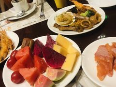 -荣誉国际酒店-云顶旋转餐厅