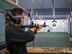 -都市枪神实弹射击俱乐部