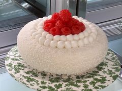 -潮一不贰·法式甜品·生日蛋糕·西式简餐(外滩店)