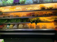 自助取餐区-万记麻辣烫国展总店