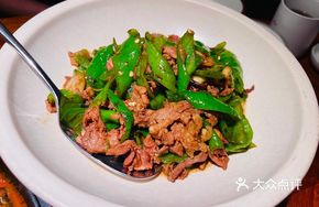 Stir-Fried Earth Chili with Yao Mountain Pork