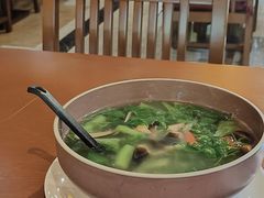 佤族黑鸡枞杂菜汤-西双版纳洲际度假酒店-曼霖轩中餐厅