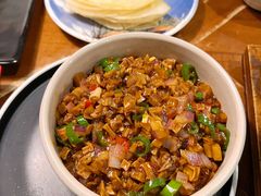 传统黑三剁配薄饼-雀舞云南菜(天津天河城购物中心店)