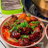 现在串串店都这么卷吗？精酿也太好喝了吧！