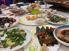 -三江源美食城