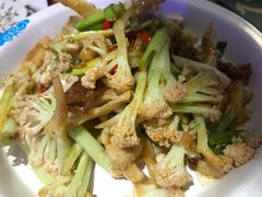 雪花牛肉炒有机花菜-胖老汉椒麻鸡清真新疆菜(西御街店)