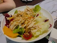 鸡肉色拉-TAMATI(巴黎贝甜韩式西餐厅店)