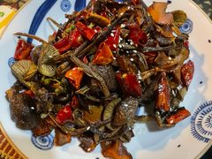 干煸菌菇-蜗牛小馆醉乡民谣云南菜(惠新西里店)