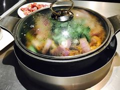 -胡须佬鸡煲四季火锅店(石厦西村直营店)