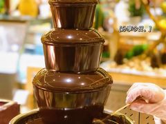 巧克力喷泉-大中华希尔顿酒店-念自助餐·嗨啤·小龙虾