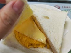 芝士鸡蛋三明治-义顺牛奶公司