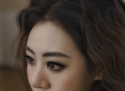 -红馆妆造(中央大街店)