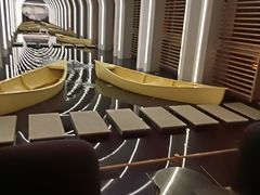 -涨巢·潮玩水疗局