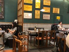 大堂-胡须佬鸡煲四季火锅店(石厦西村直营店)