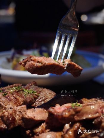 La pedrera丨来安安静静吃个饭吗有驻唱的那种