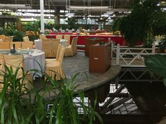 -红栌温泉山庄生态美食餐厅