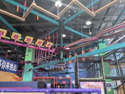-欧酷世界动力星球(王府井奥莱UP TOWN店)