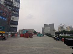 -资和信百货商场