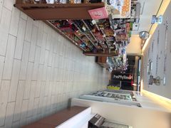 全家便利店(华仁凤凰店)-全家便利店(兴源北路店)